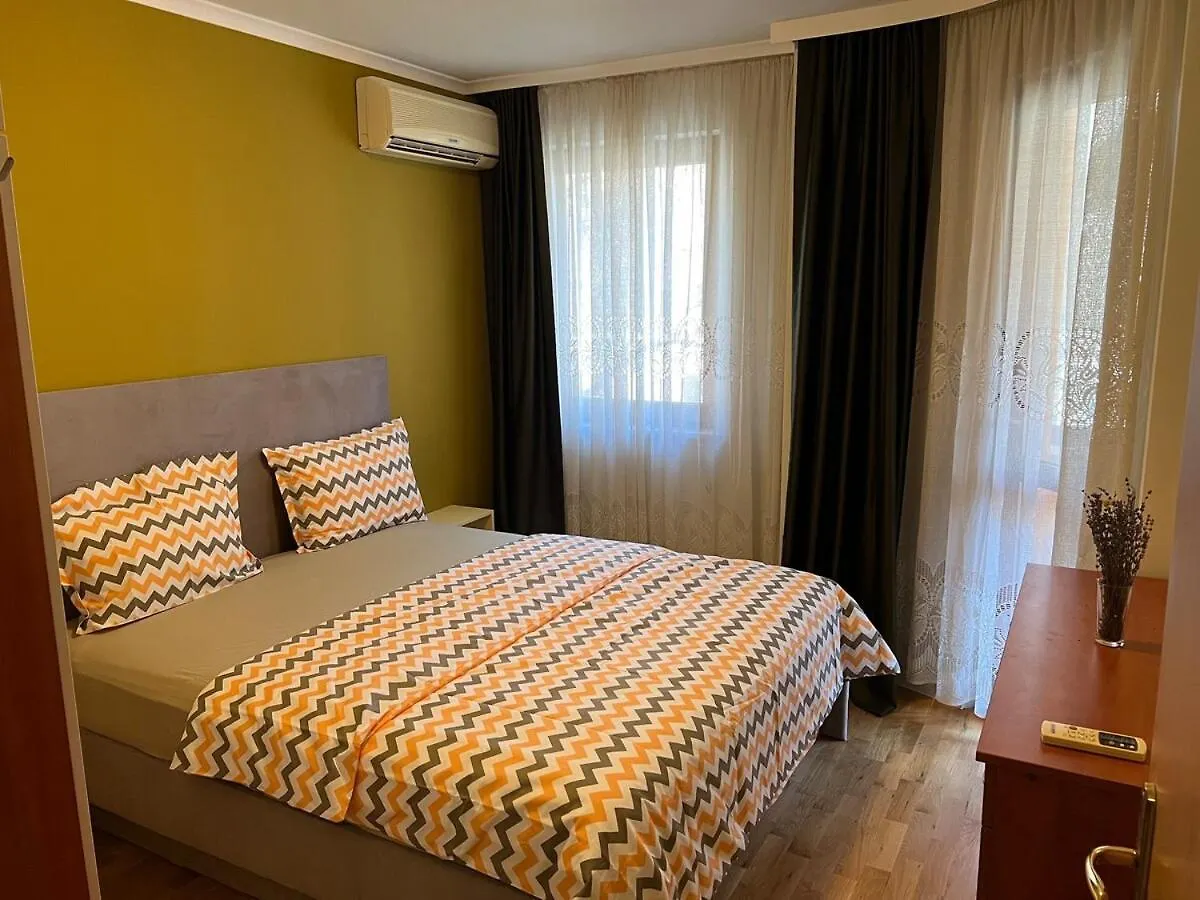Roman Thermae Heritage Apartment With Garage Varna