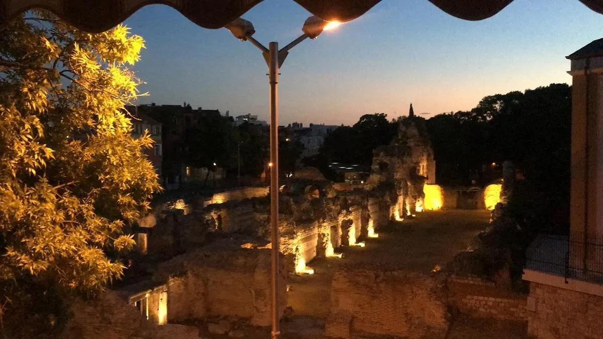 Roman Thermae Heritage Apartment With Garage Varna