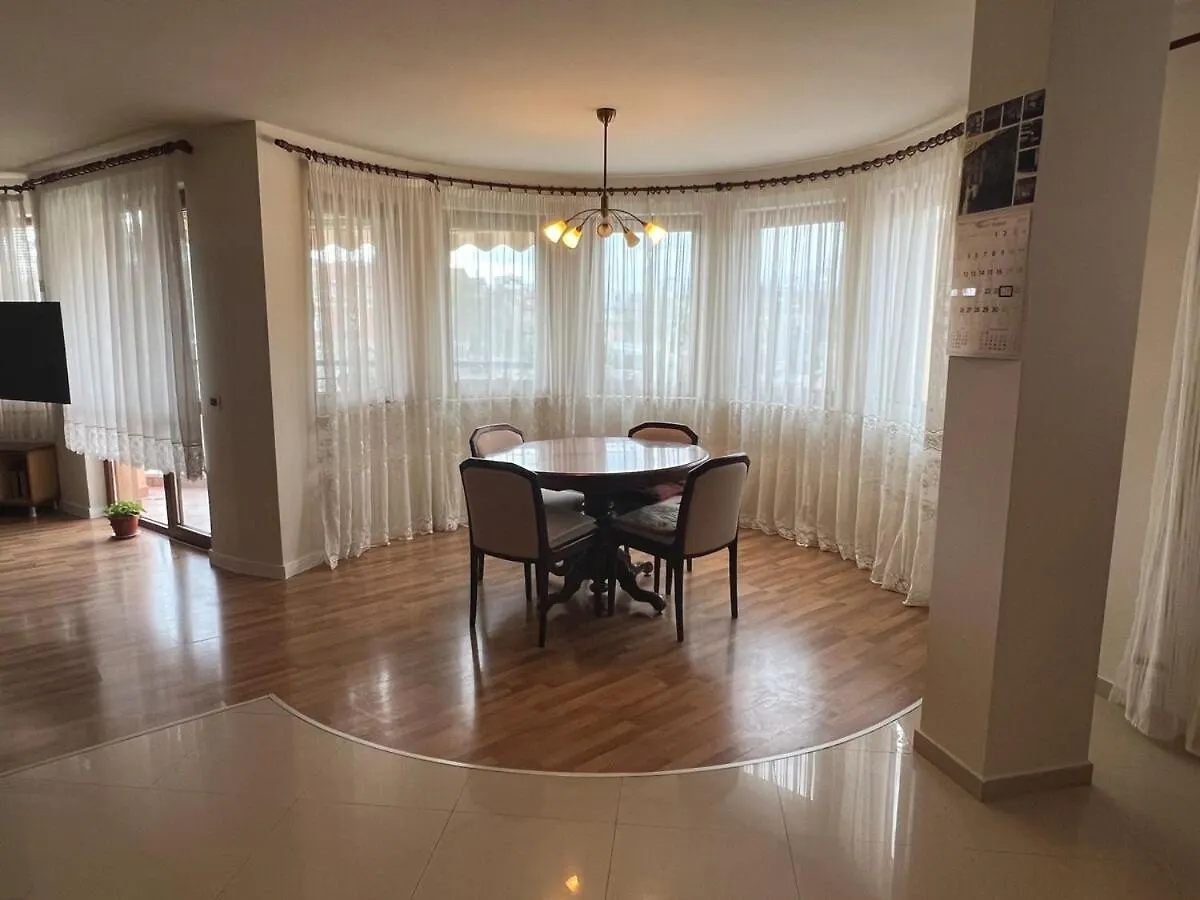 Roman Thermae Heritage Apartment With Garage Varna