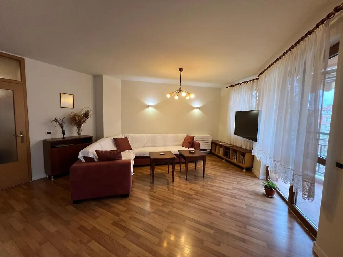 Roman Thermae Heritage Apartment With Garage Varna