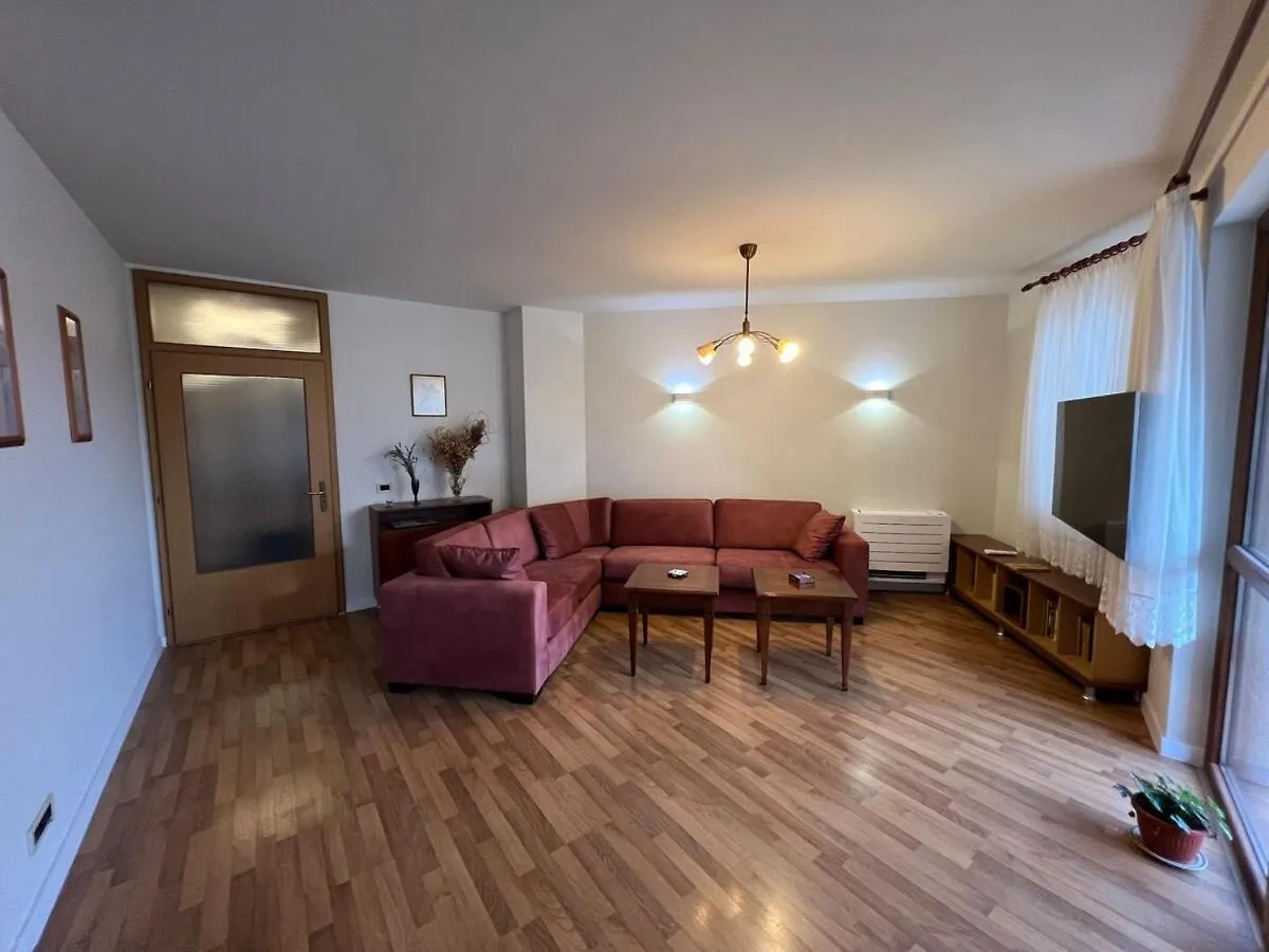 Roman Thermae Heritage Apartment With Garage Varna