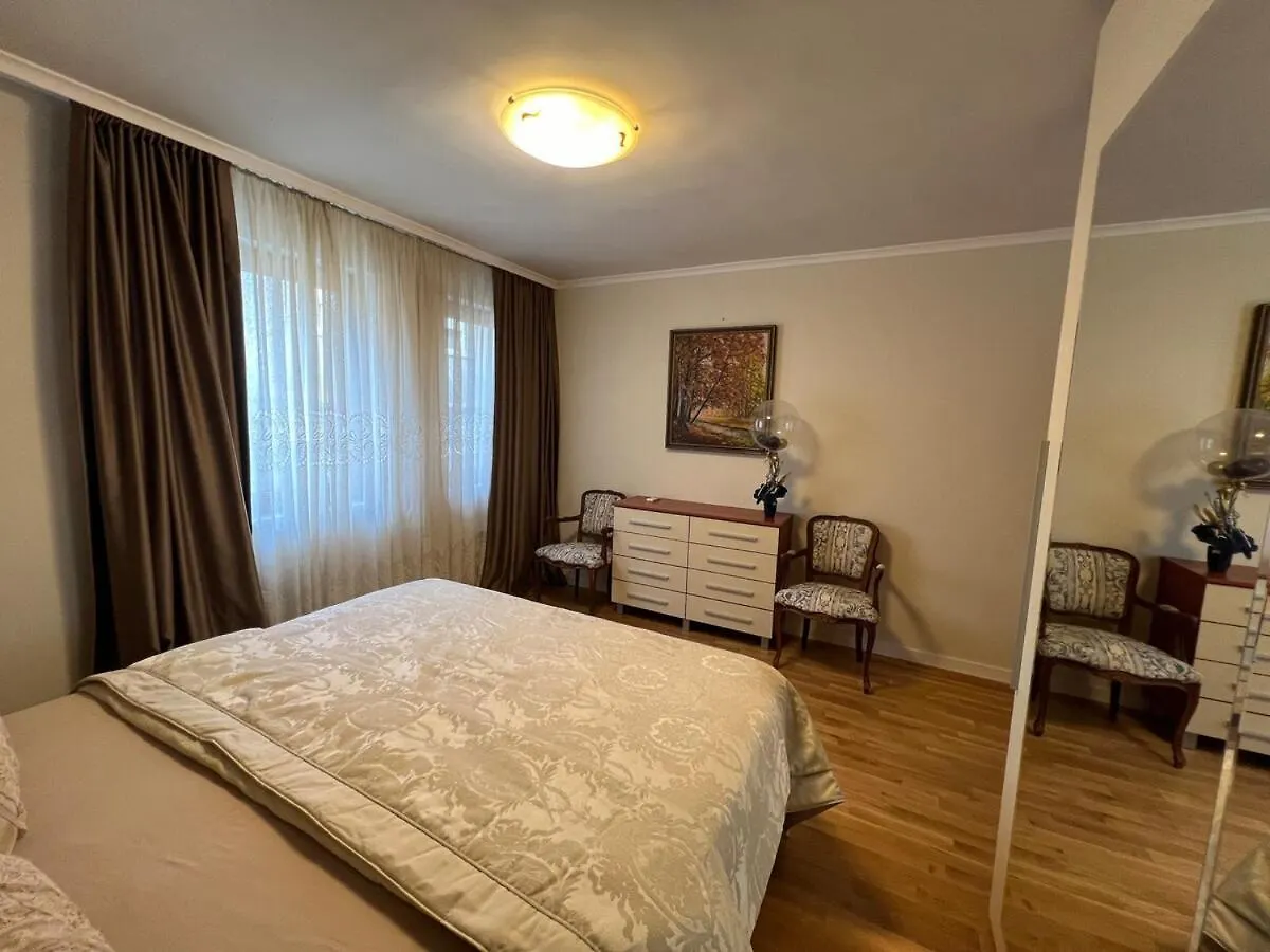 Roman Thermae Heritage Apartment With Garage Varna